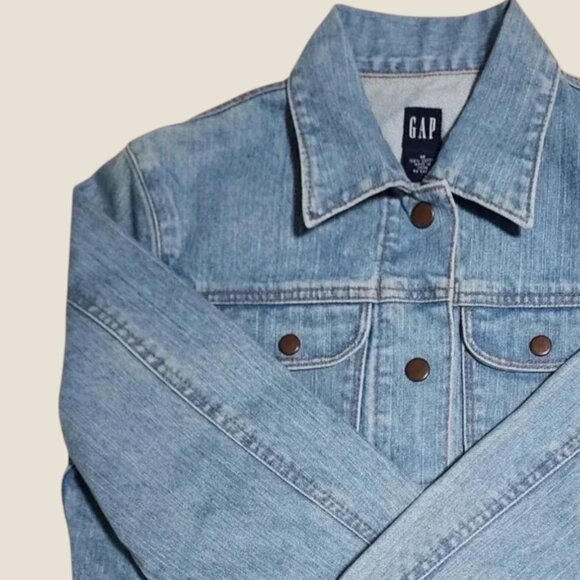 Vintage GAP Denim Jacket | Light Wash Trucker Y2K Classic | Americana Streetwear - Picture 9 of 10